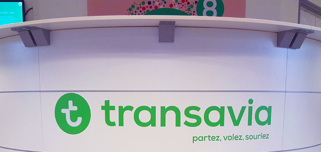 Décoration bureaux avec adhésif sur comptoir