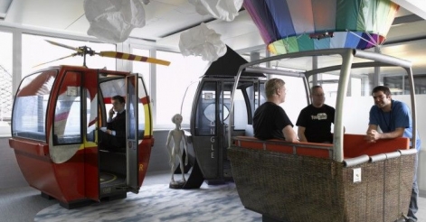 L’attribut alt de cette image est vide, son nom de fichier est paristic-agence-decoration-bureaux-google-zurich-reunion.jpg.