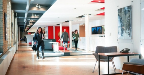 L’attribut alt de cette image est vide, son nom de fichier est paristic-agence-decoration-bureaux-nurun-office.jpg.