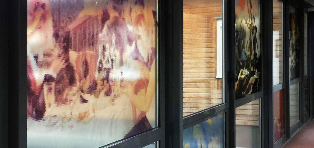 Vitrophanie pour hotel façon peinture